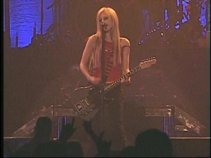 Bonez Tour Documentary [HD] Part2 - Avril Lavigne 1733