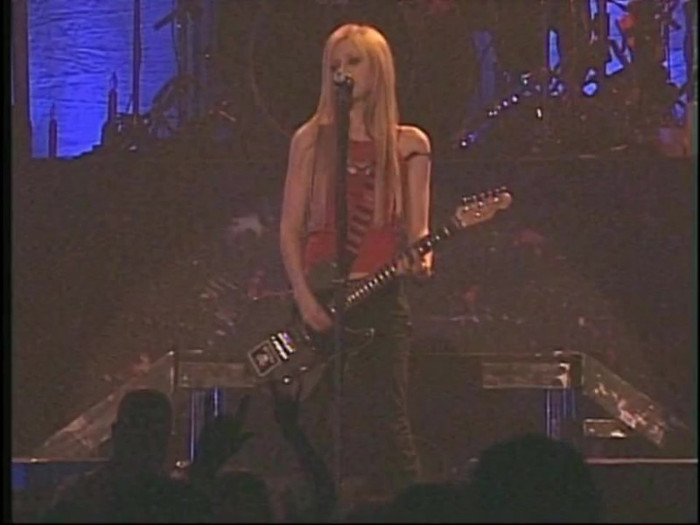 Bonez Tour Documentary [HD] Part2 - Avril Lavigne 1736 - Avril - Lavigne - 2008 - Bonez - Tour - Documentary - oo4