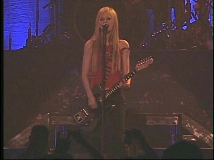 Bonez Tour Documentary [HD] Part2 - Avril Lavigne 1759