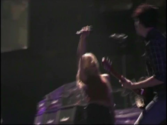 Bonez Tour Documentary [HD] Part2 - Avril Lavigne 1781 - Avril - Lavigne - 2008 - Bonez - Tour - Documentary - oo4