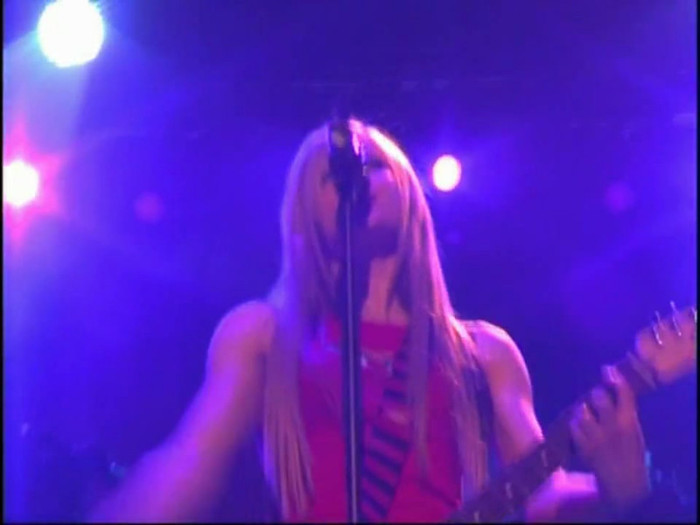 Bonez Tour Documentary [HD] Part2 - Avril Lavigne 1831 - Avril - Lavigne - 2008 - Bonez - Tour - Documentary - oo4