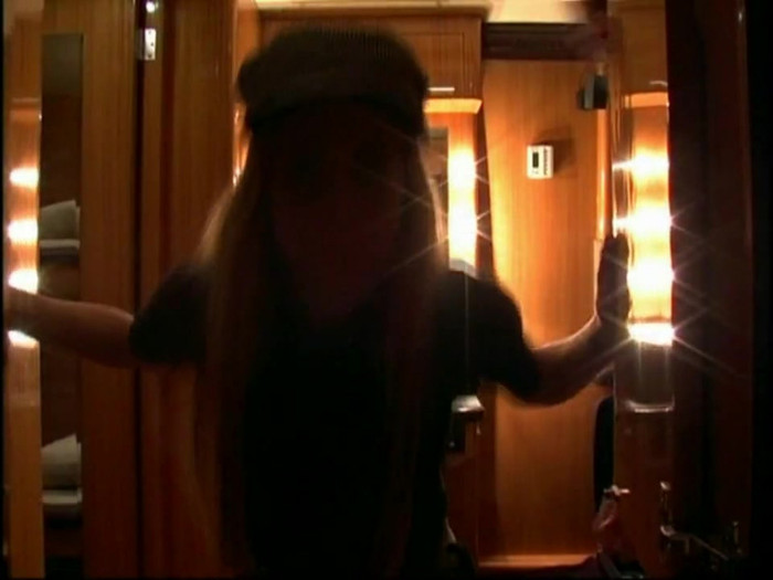 Bonez Tour Documentary [HD] Part2 - Avril Lavigne 5112