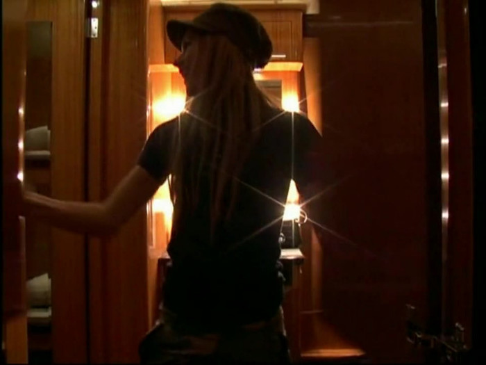 Bonez Tour Documentary [HD] Part2 - Avril Lavigne 5163 - Avril - Lavigne - 2008 - Bonez - Tour - Documentary - o11