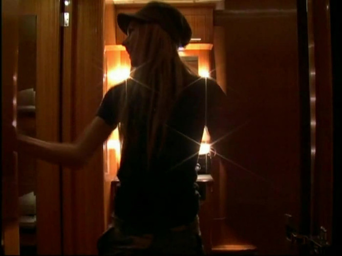 Bonez Tour Documentary [HD] Part2 - Avril Lavigne 5164