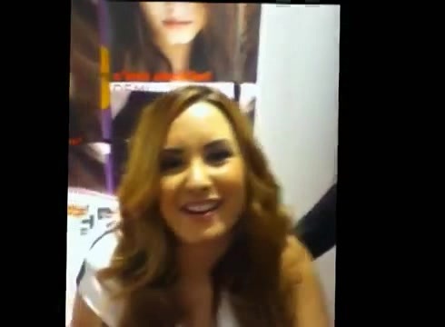 DEMI LOVATO IN ITALY 31-03-12 1933 - Demilush in Italy Part oo3