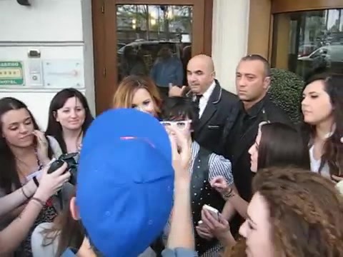 Demi Lovato In Milan - Outside Her Hotel 1423 - Demilush In Milan - Outside Her Hotel Part oo2