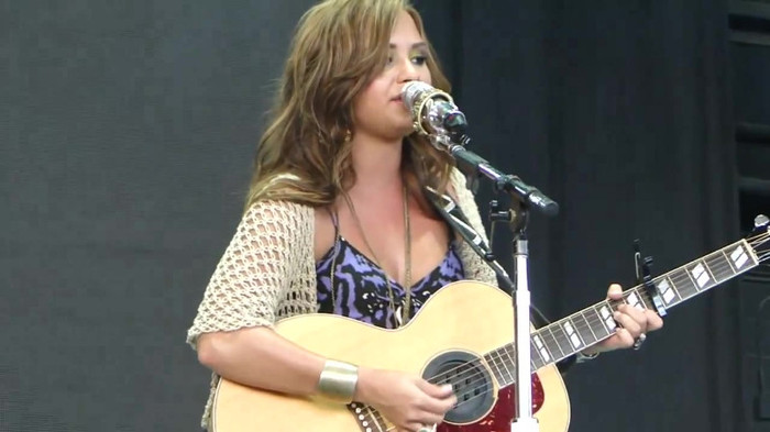 Demi Lovato Stop The World Soundcheck Tampa {HD} 1541 - Demilush - Stop The World Soundcheck Tampa Part oo3