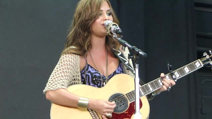 Demi Lovato Stop The World Soundcheck Tampa {HD} 1561