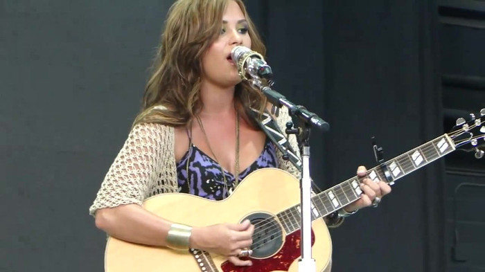 Demi Lovato Stop The World Soundcheck Tampa {HD} 1569