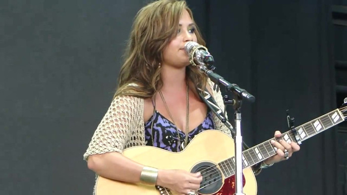 Demi Lovato Stop The World Soundcheck Tampa {HD} 1608 - Demilush - Stop The World Soundcheck Tampa Part oo3