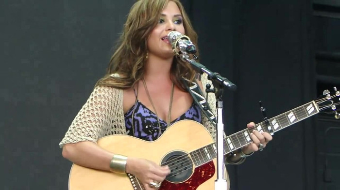 Demi Lovato Stop The World Soundcheck Tampa {HD} 1744