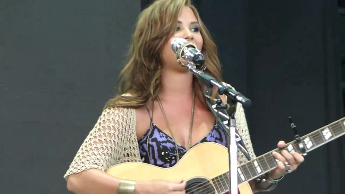 Demi Lovato Stop The World Soundcheck Tampa {HD} 1428