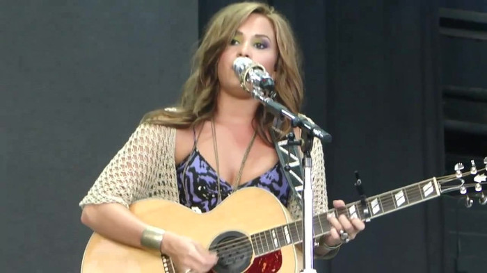 Demi Lovato Stop The World Soundcheck Tampa {HD} 1919 - Demilush - Stop The World Soundcheck Tampa Part oo3