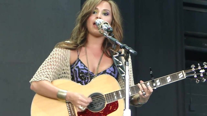 Demi Lovato Stop The World Soundcheck Tampa {HD} 1933 - Demilush - Stop The World Soundcheck Tampa Part oo3