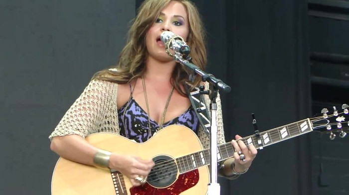 Demi Lovato Stop The World Soundcheck Tampa {HD} 1934 - Demilush - Stop The World Soundcheck Tampa Part oo3