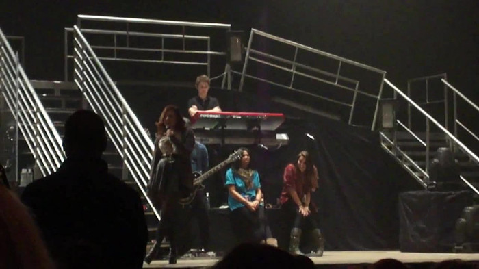 Demi Lovato _Believe In Me_ Hershey Soundcheck 11.19.2011 543 - Demilush - Believe In Me - Hershey Soundcheck Part oo1