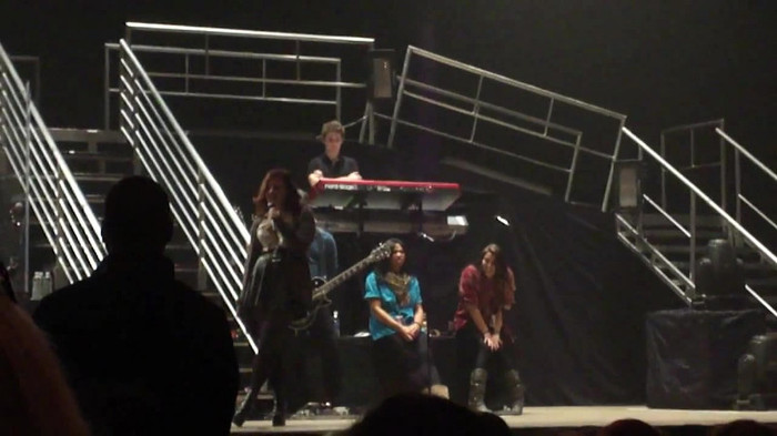 Demi Lovato _Believe In Me_ Hershey Soundcheck 11.19.2011 548 - Demilush - Believe In Me - Hershey Soundcheck Part oo1