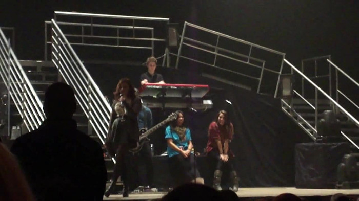 Demi Lovato _Believe In Me_ Hershey Soundcheck 11.19.2011 573 - Demilush - Believe In Me - Hershey Soundcheck Part oo1