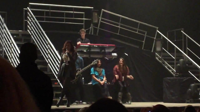 Demi Lovato _Believe In Me_ Hershey Soundcheck 11.19.2011 838 - Demilush - Believe In Me - Hershey Soundcheck Part oo1