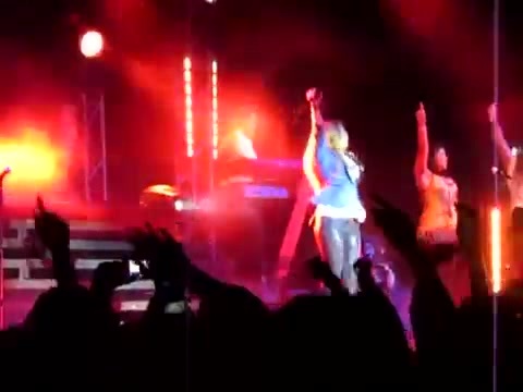 Demi Give Your Heart A Break In Panama (152) - Demi - Singing Give Your Heart A Break Live In Panama City