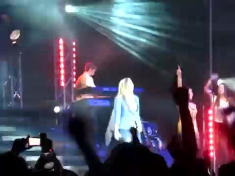 Demi Give Your Heart A Break In Panama (191) - Demi - Singing Give Your Heart A Break Live In Panama City