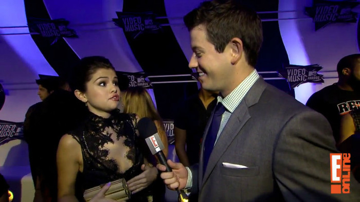 bscap0044 - Selena Gomez-2011 VMAs Interview