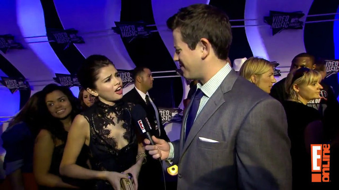 bscap0131 - Selena Gomez-2011 VMAs Interview