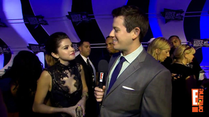 bscap0142 - Selena Gomez-2011 VMAs Interview