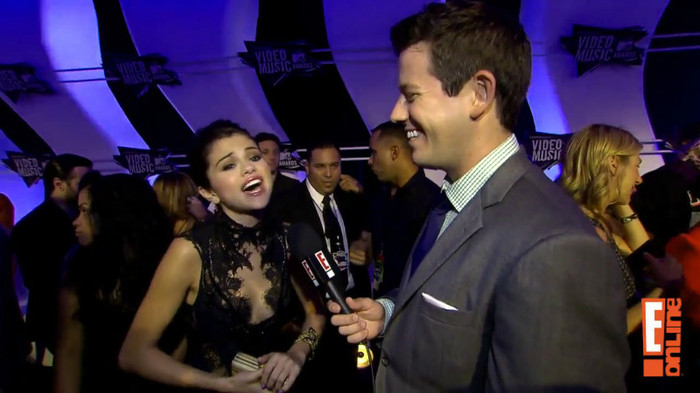 bscap0166 - Selena Gomez-2011 VMAs Interview