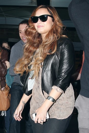 Demi+Lovato+Demi+Lovato+Heads+Back+Hotel+NYC+jJkKlc1z8aMl