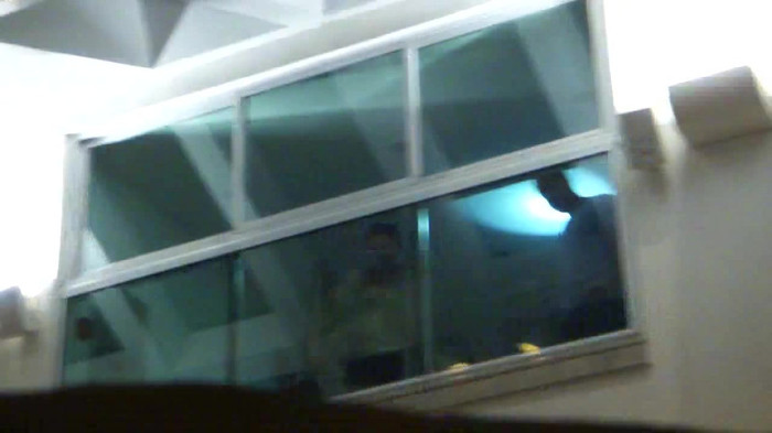 Demi  -  Sheraton Barra (152) - Demi - She Welcomes Fans From Hotel Balcony