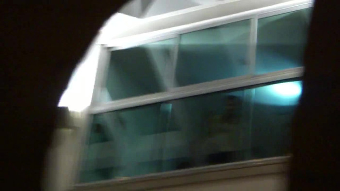 Demi  -  Sheraton Barra (361) - Demi - She Welcomes Fans From Hotel Balcony