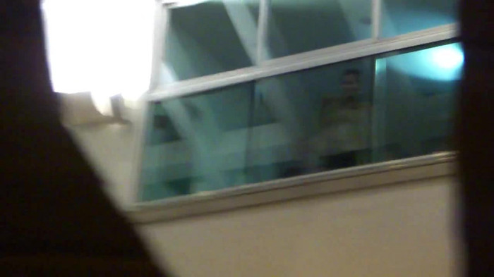 Demi  -  Sheraton Barra (432) - Demi - She Welcomes Fans From Hotel Balcony