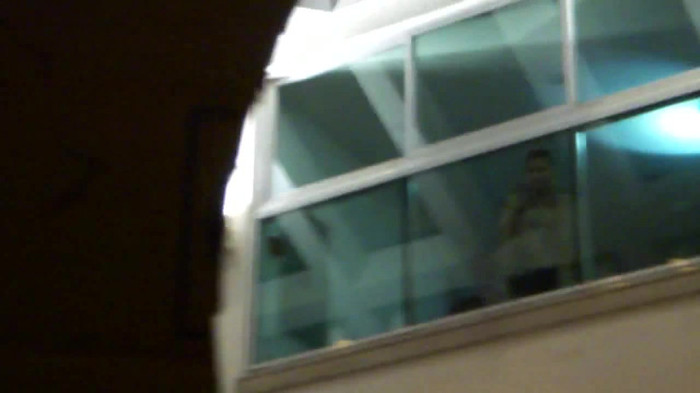 Demi  -  Sheraton Barra (445) - Demi - She Welcomes Fans From Hotel Balcony