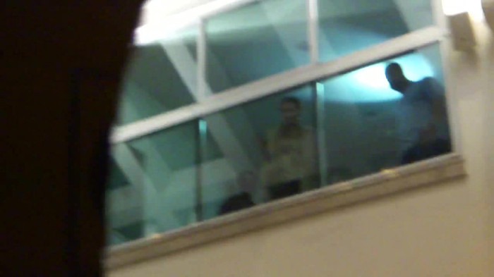 Demi  -  Sheraton Barra (703) - Demi - She Welcomes Fans From Hotel Balcony Part oo1