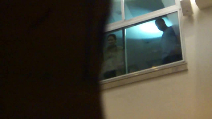 Demi  -  Sheraton Barra (734) - Demi - She Welcomes Fans From Hotel Balcony Part oo1