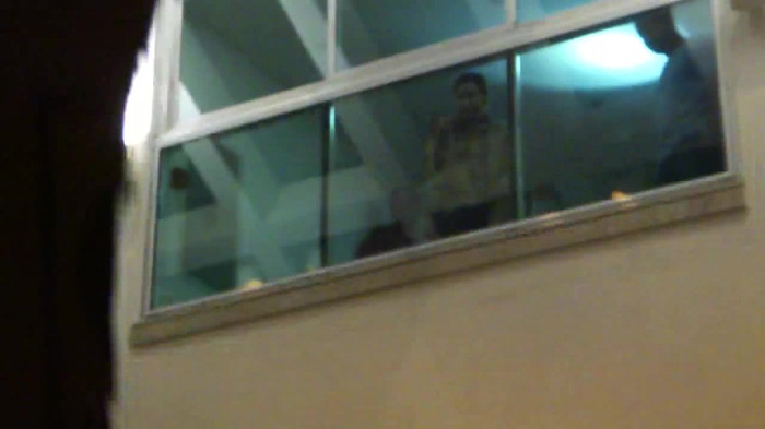 Demi  -  Sheraton Barra (850) - Demi - She Welcomes Fans From Hotel Balcony Part oo1