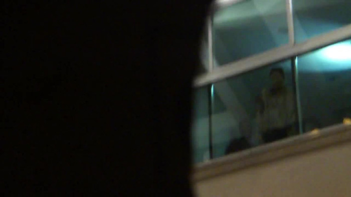 Demi  -  Sheraton Barra (908) - Demi - She Welcomes Fans From Hotel Balcony Part oo1