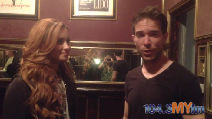 1043 MYfm\'s Ty Bentli with Demi Lovato in LA 0380