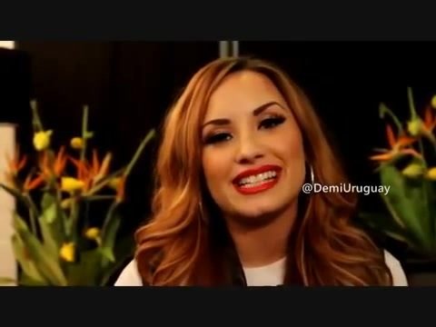 Demi Lovato envía saludos a Radio Disney Uruguay. 095 - Demi - Radio Disney sends greetings from Uruguay