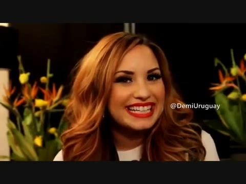 Demi Lovato envía saludos a Radio Disney Uruguay. 418 - Demi - Radio Disney sends greetings from Uruguay