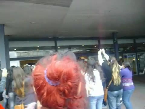 Demi Lovato at the airport. Argentina. 2012 0712 - Demi at the airport Argentina 2012 Part oo1