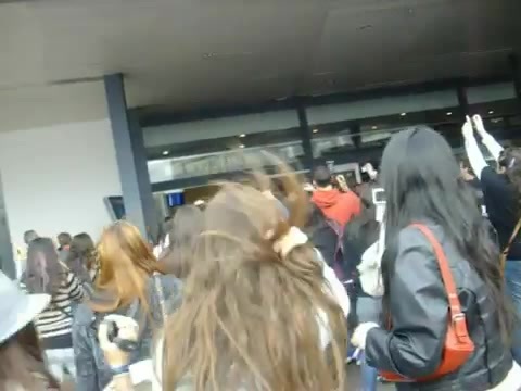 Demi Lovato at the airport. Argentina. 2012 0792 - Demi at the airport Argentina 2012 Part oo1