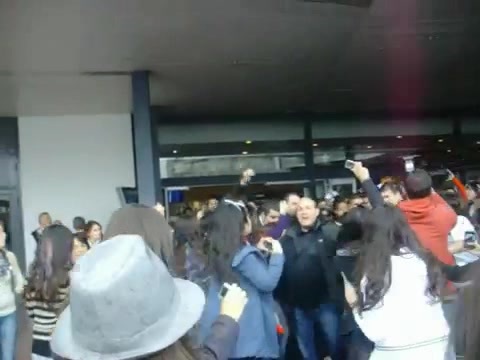 Demi Lovato at the airport. Argentina. 2012 0930 - Demi at the airport Argentina 2012 Part oo1