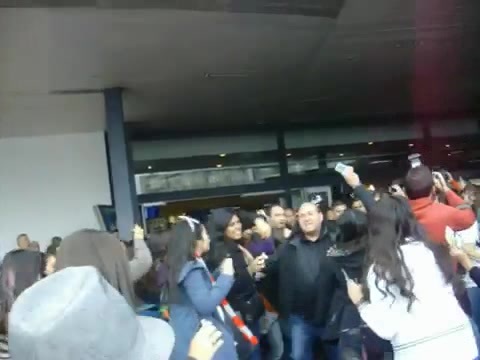 Demi Lovato at the airport. Argentina. 2012 0944 - Demi at the airport Argentina 2012 Part oo1