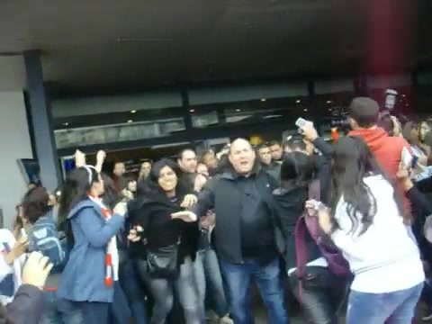 Demi Lovato at the airport. Argentina. 2012 0970 - Demi at the airport Argentina 2012 Part oo1