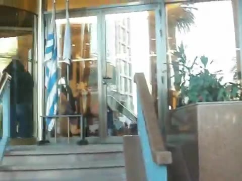 Demi Lovato Saludando en el hotel Radisson Uruguay 29_04_12 1299