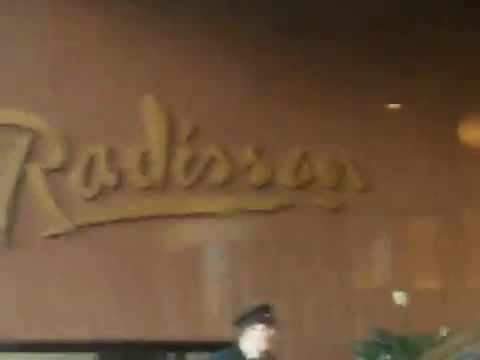 Demi Lovato Saludando en el hotel Radisson Uruguay 29_04_12 1462 - Demi Saludando en el hotel Radisson Uruguay Part oo2