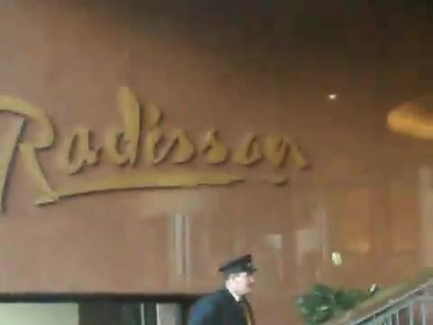 Demi Lovato Saludando en el hotel Radisson Uruguay 29_04_12 1490