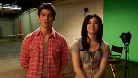 Oceans Bloopers - Joe Jonas and Demi Lovato 0279